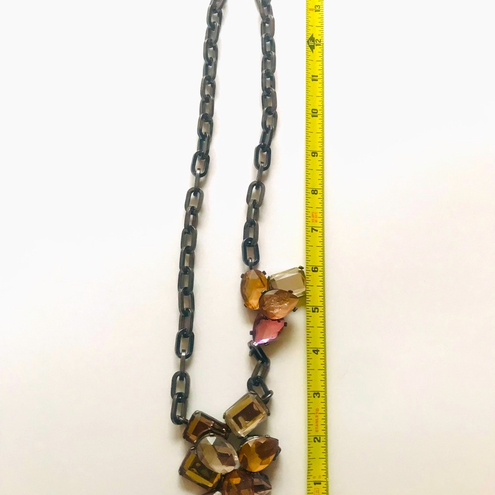 Chain with multicolored crystal clusters
